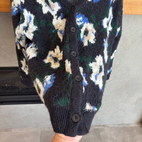 Niko and Abstract V-Neck Cardigan, Size M - Picture 5 of 11